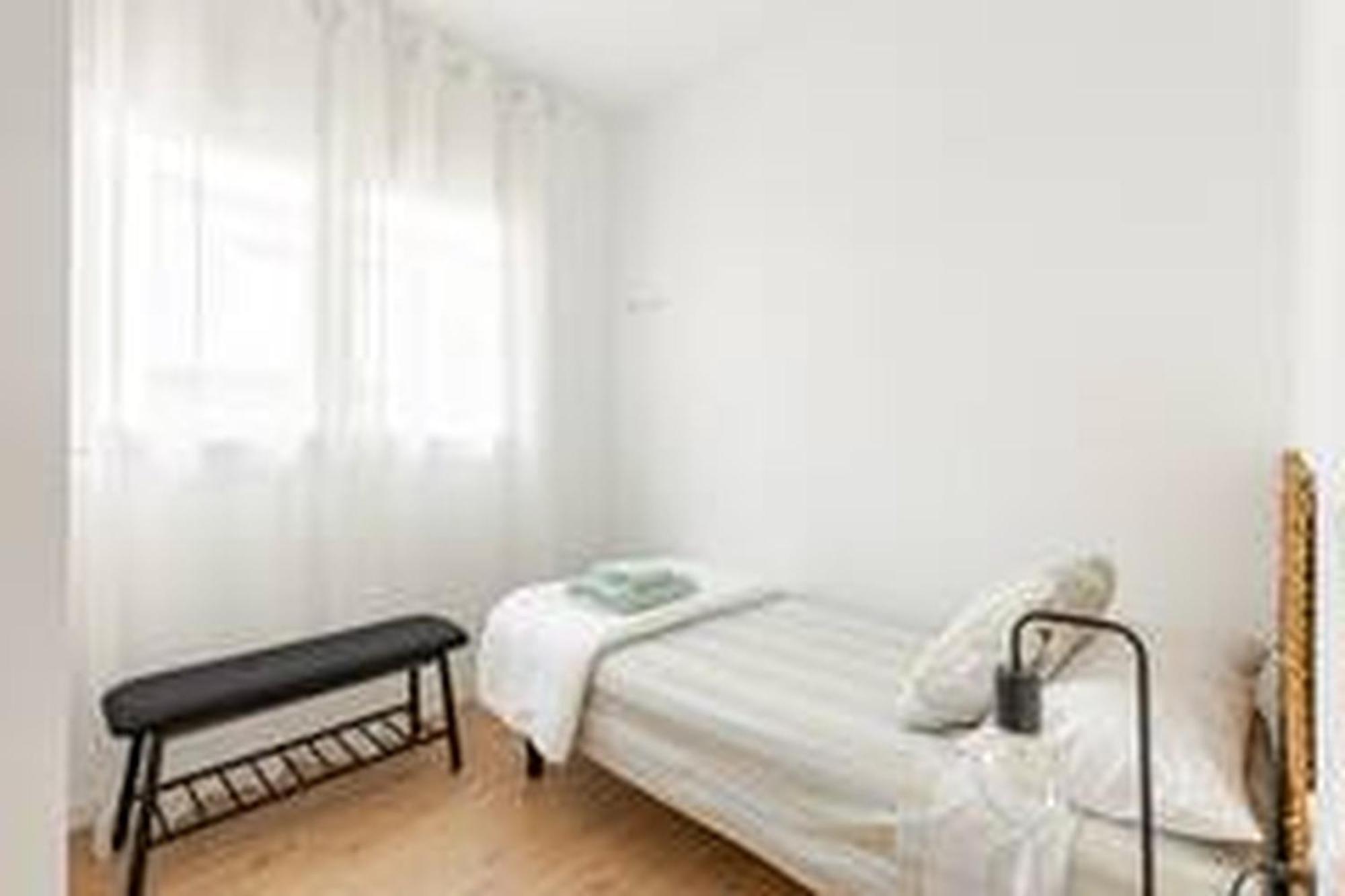 Apartamentos Nuevo Con Aire Y Wifi Aguilas Luaran gambar