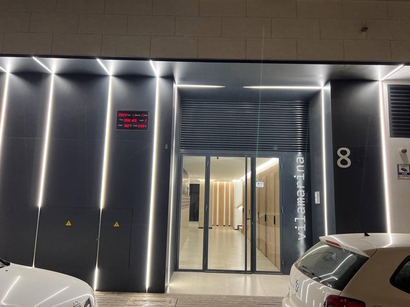 Apartamentos Nuevo Con Aire Y Wifi Aguilas Luaran gambar