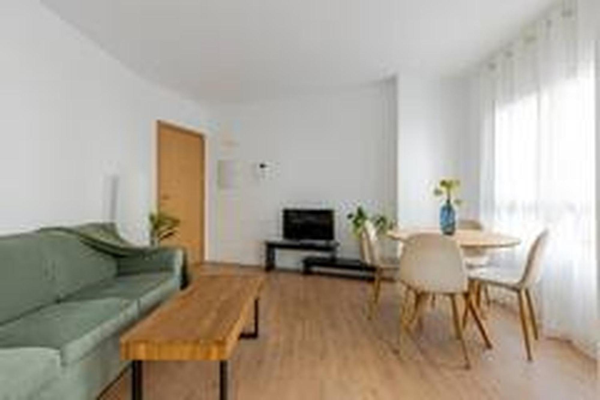 Apartamentos Nuevo Con Aire Y Wifi Aguilas Luaran gambar