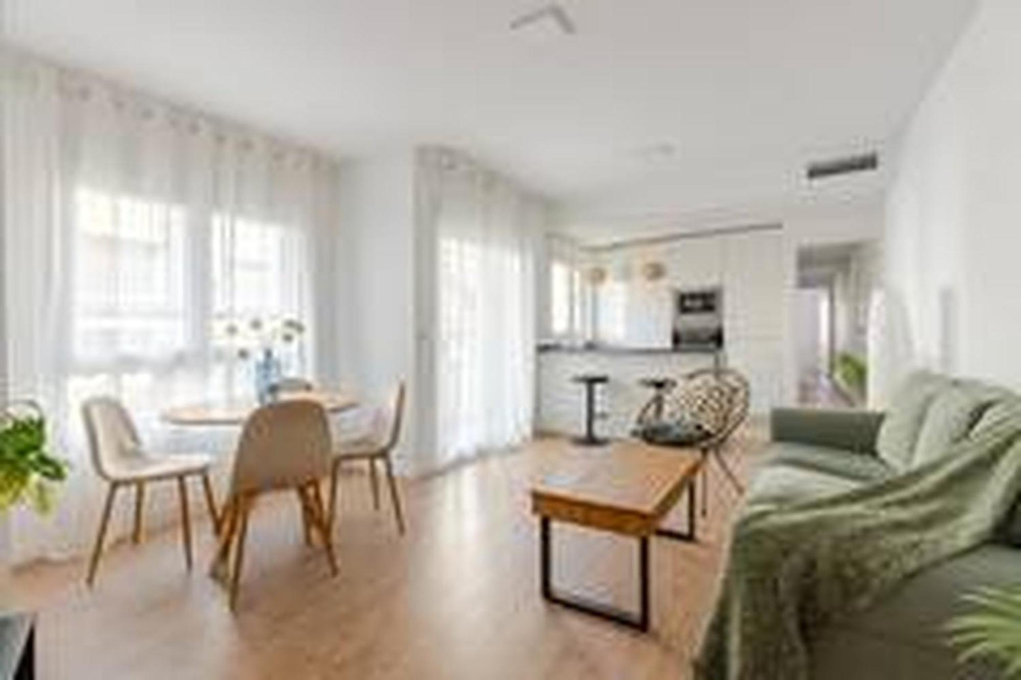 Apartamentos Nuevo Con Aire Y Wifi Aguilas Luaran gambar